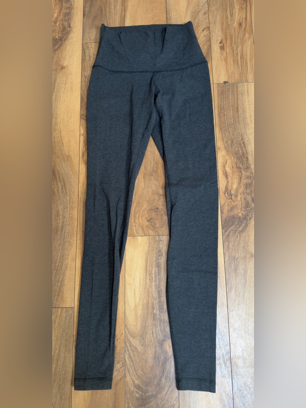 Lululemon Women’s Gray Leggings Size 6 Full Length Stretch Athletic Yoga Pants